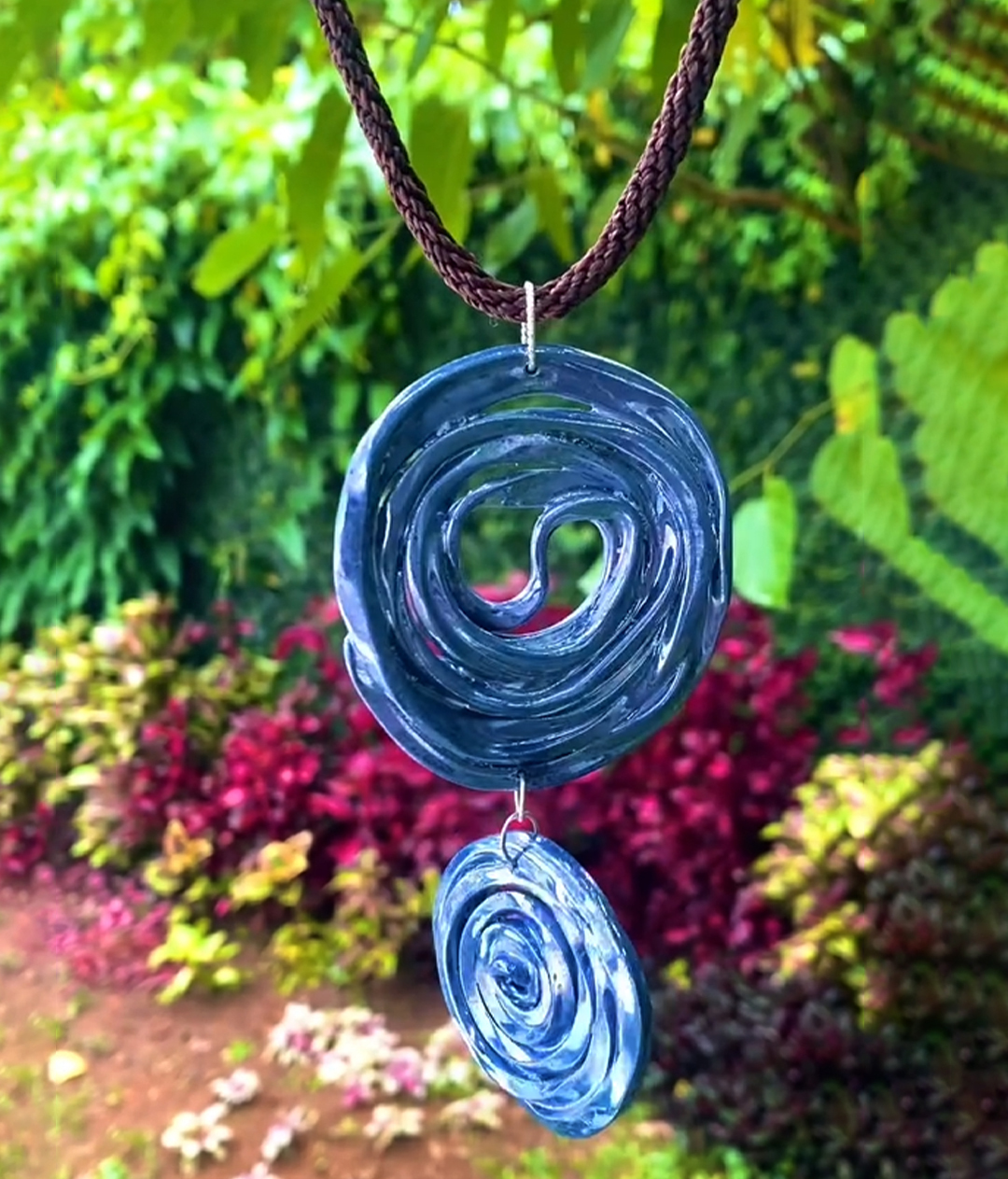 Colar Espirais Duplos